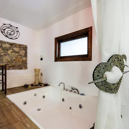 Hydromassage - La Corte Di Castello 49 アパート