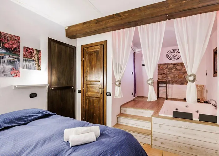 Hydromassage - La Corte Di Castello 49 アパート カステル・ディ・サングロ